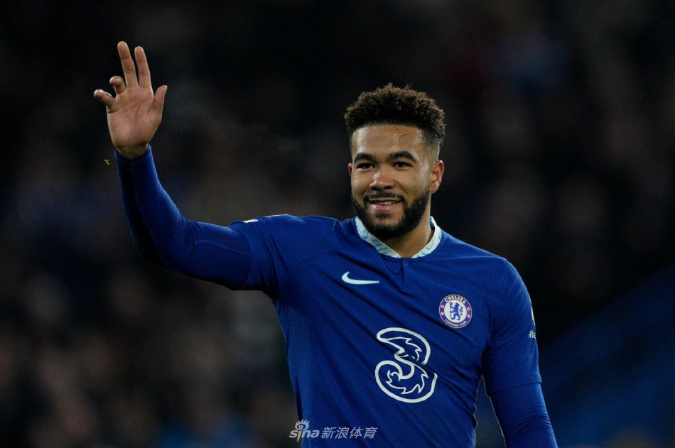 甲赛场上屡 甲赛场上屡